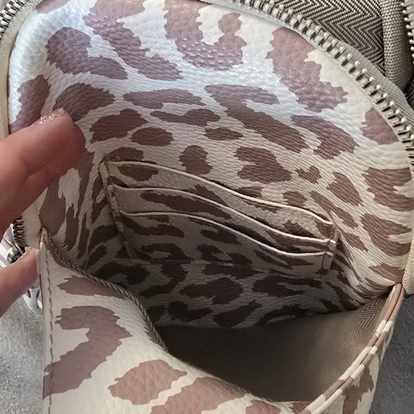 Women’s Pink Leopard Print Crossbody Sling Bag - Picture 5 of 5